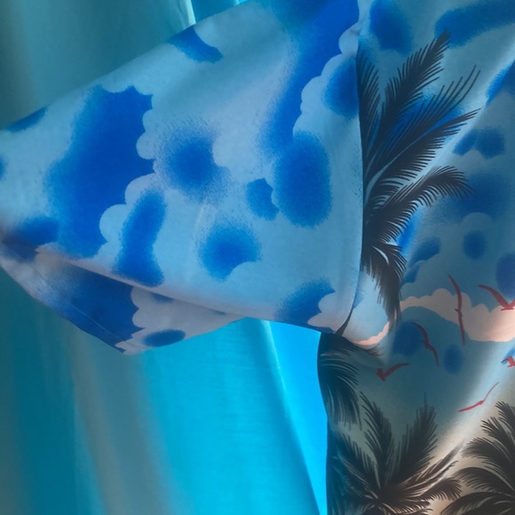 Multicolored “Hawaiian” style size large shirt. - Picture 7 of 9